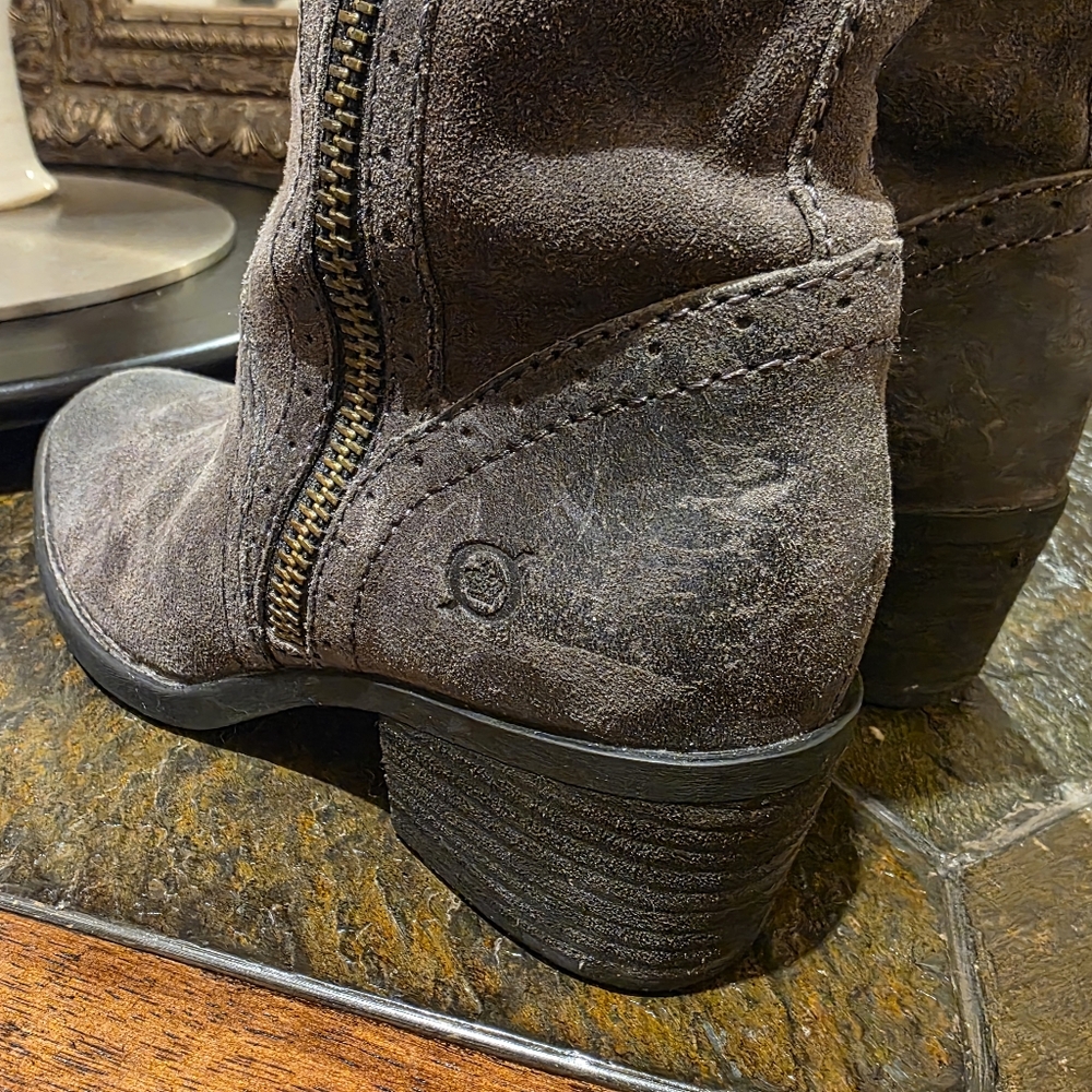 Born 'Fannar' Suede Distressed Gray Knee-High Riding Boots. Sz 6M - Picture 9 of 11